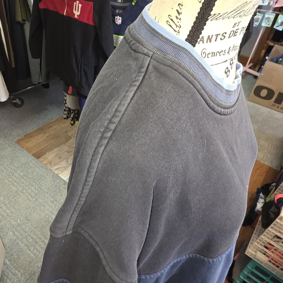 Levi's Men's Two-Tone Sweat Shirt Black and Blue - Picture 5 of 10